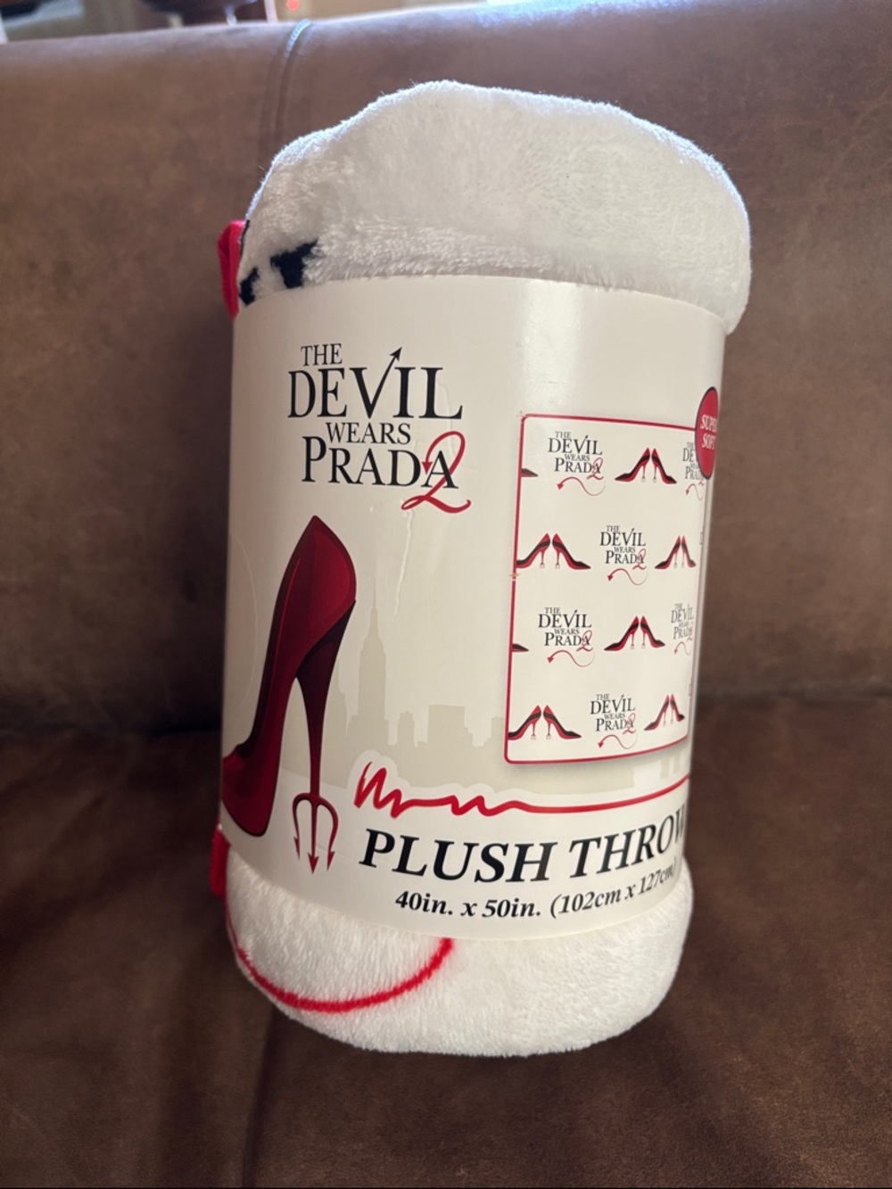 AMC “The Devil Wears Prada 2” Official Plush Throw Blanket - Picture 2 of 5